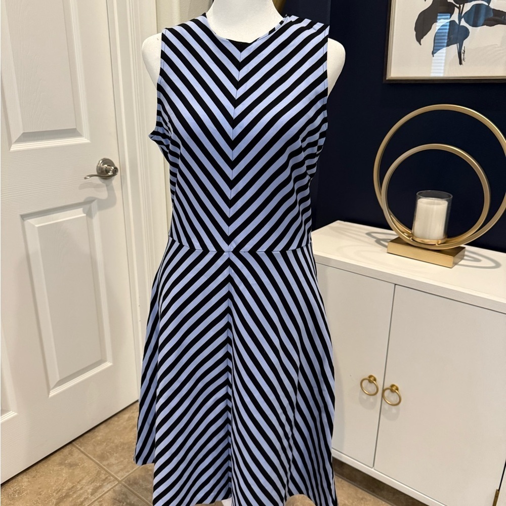 J Mclaughlin Striped Blue and White Women's Dress Size Medium